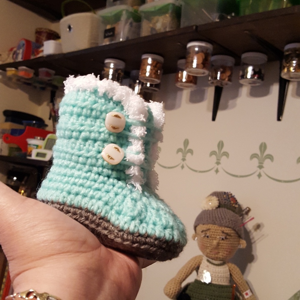 Baby booties - Picture 2 of 2